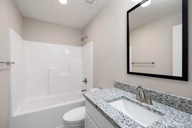 2125 South Mesa Drive, Bolivar, MO 65613