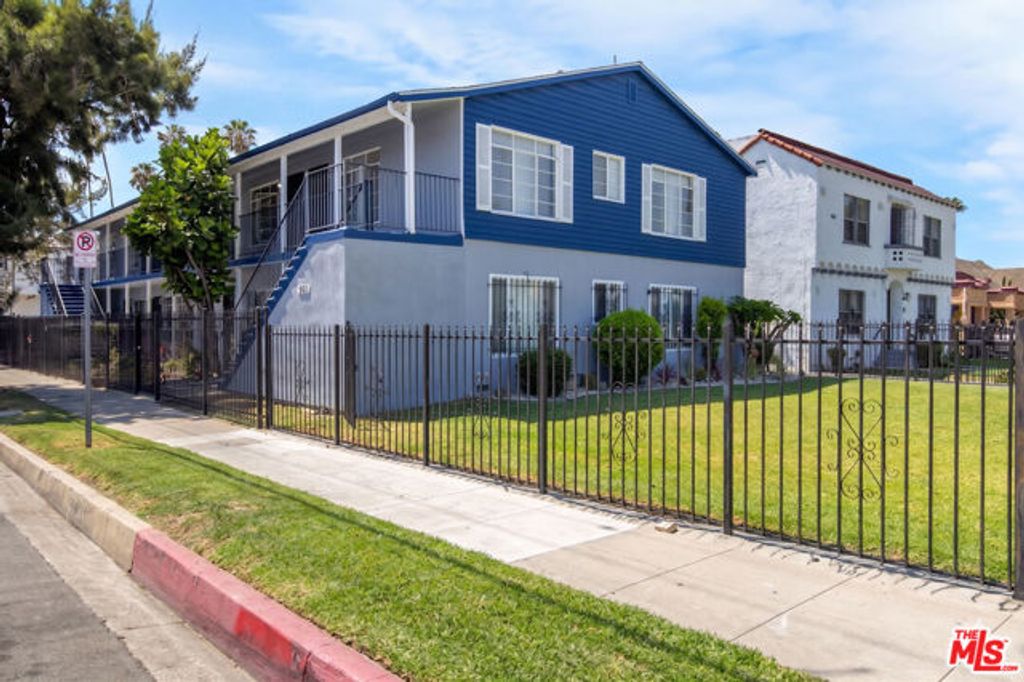 3101 W 48th Street, Los Angeles, CA 90043