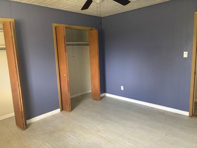 1008 W Pietzsch ST, Bartlett, TX 76511