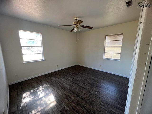 1421 TANBARK ROAD, Wichita Falls, TX 76306