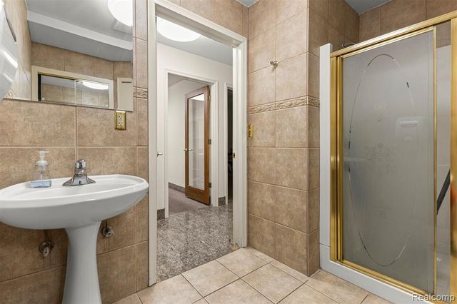 30401 Utica Road, Roseville, MI 48066