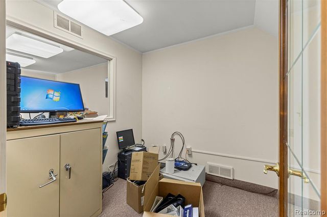 30401 Utica Road, Roseville, MI 48066