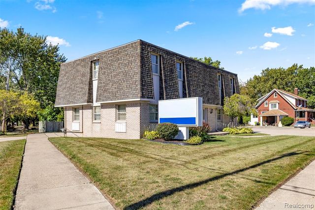 30401 Utica Road, Roseville, MI 48066