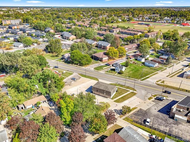 30401 Utica Road, Roseville, MI 48066