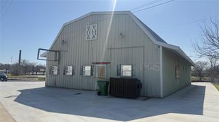 1425 N Main ST, Taylor, TX 76574