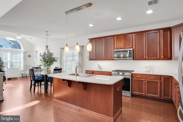 427 GENERAL DR, Mechanicsburg, PA 17050
