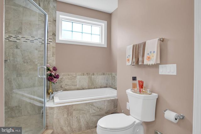 427 GENERAL DR, Mechanicsburg, PA 17050