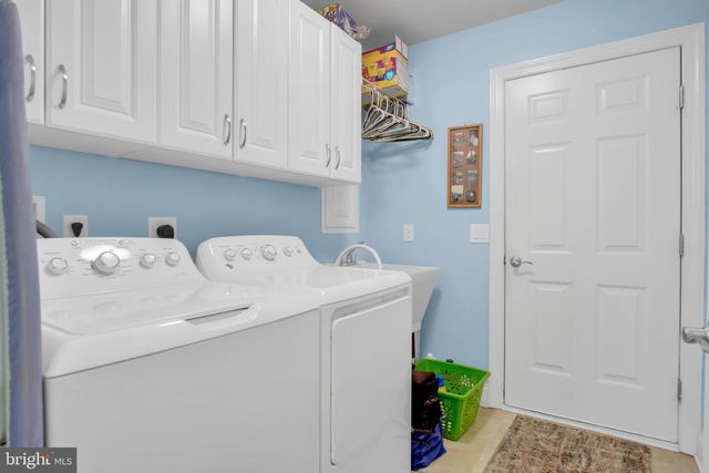 427 GENERAL DR, Mechanicsburg, PA 17050