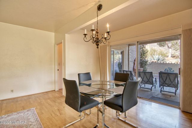 6490 N Val Dosta Drive, Tucson, AZ 85718