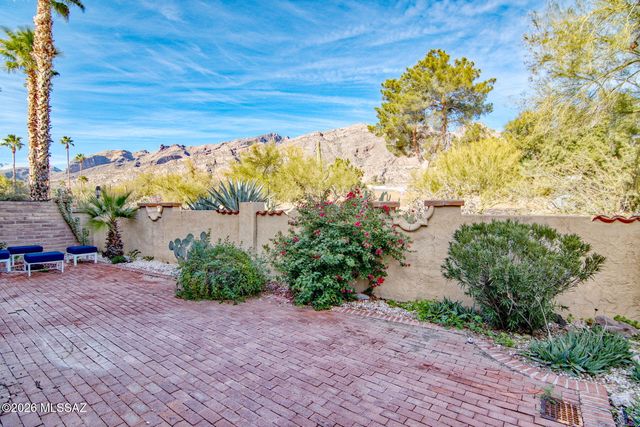 6490 N Val Dosta Drive, Tucson, AZ 85718