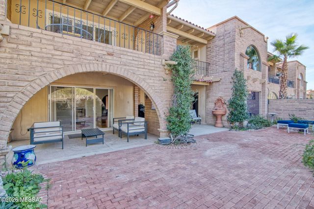 6490 N Val Dosta Drive, Tucson, AZ 85718