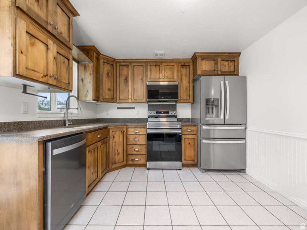 Image 5 of property listing at 442 E 700 N, American Fork, UT 84003