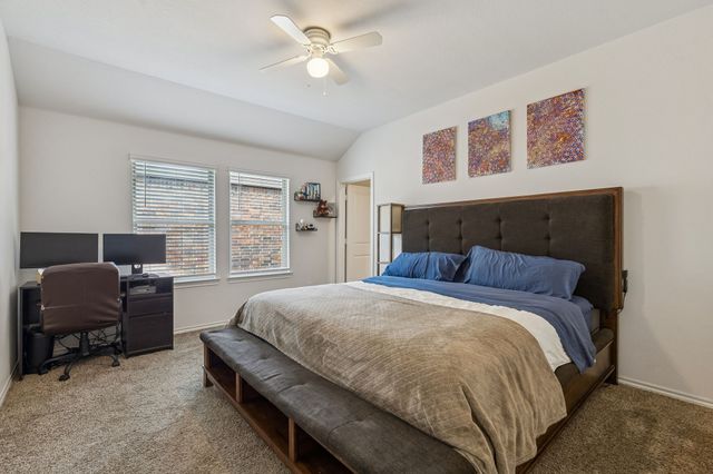 8012 Gallup Avenue, Aubrey, TX 76227