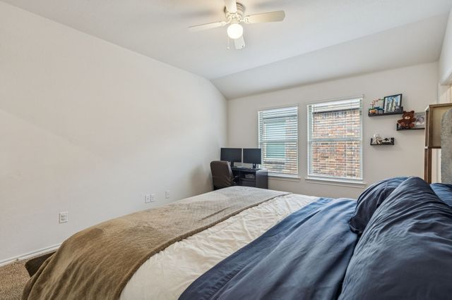 8012 Gallup Avenue, Aubrey, TX 76227