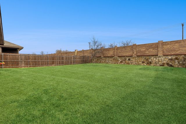 8012 Gallup Avenue, Aubrey, TX 76227