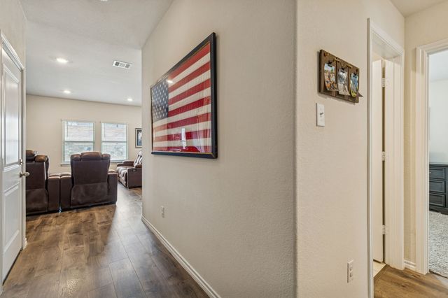 8012 Gallup Avenue, Aubrey, TX 76227