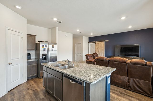 8012 Gallup Avenue, Aubrey, TX 76227