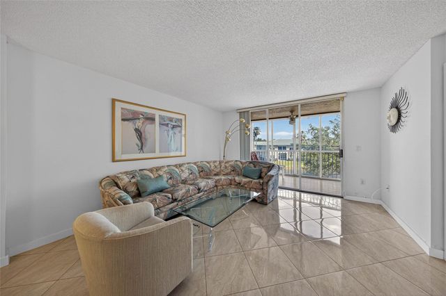 7872 Trent Drive 305, Fort Lauderdale, FL 33321