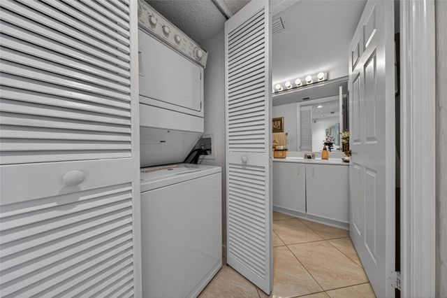 7872 Trent Drive 305, Fort Lauderdale, FL 33321