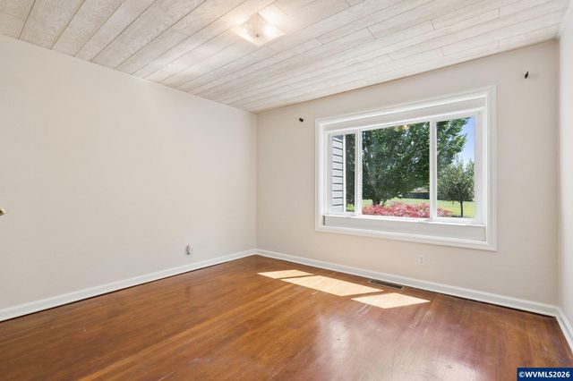 1385 Pearl St NE, Salem, OR 97301