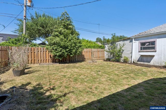 1385 Pearl St NE, Salem, OR 97301