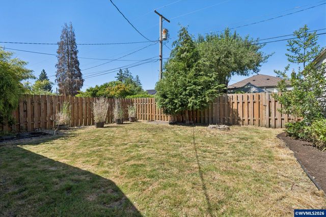 1385 Pearl St NE, Salem, OR 97301