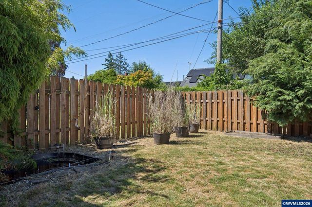 1385 Pearl St NE, Salem, OR 97301
