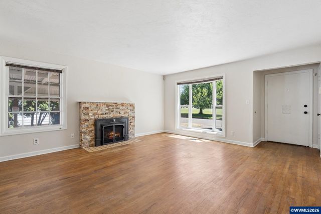 1385 Pearl St NE, Salem, OR 97301