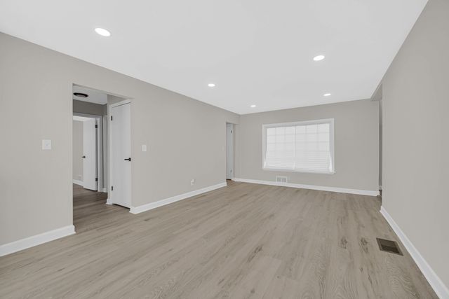 211 Independence Avenue, Joliet, IL 60433