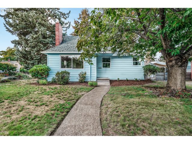 8907 Se CLAY St, Portland, OR 97216