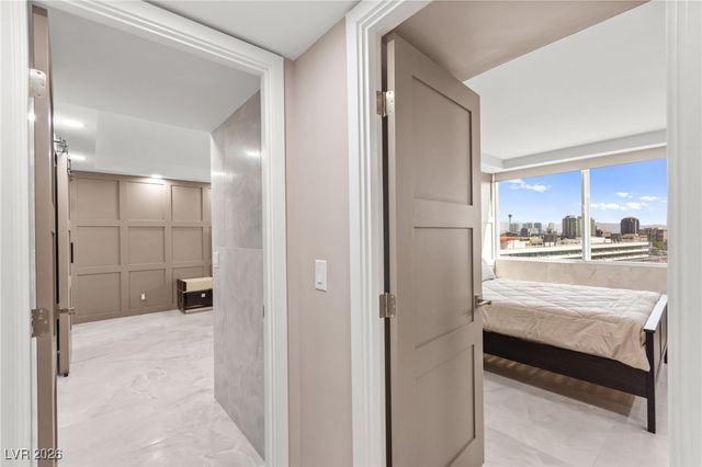 205 East Harmon Avenue 1012, Las Vegas, NV 89169