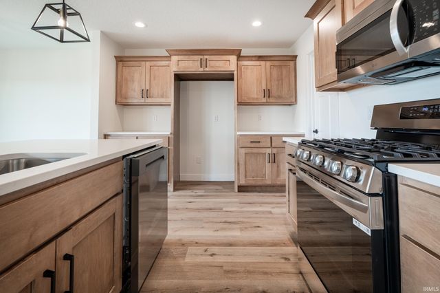 5598 Broad Fields Cove, Fort Wayne, IN 46818