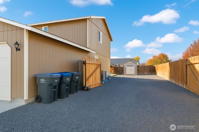 526 N Monarch Street, Moses Lake, WA 98837