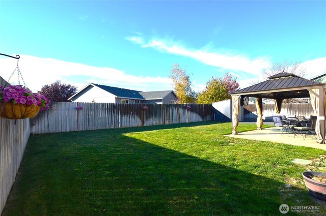 526 N Monarch Street, Moses Lake, WA 98837