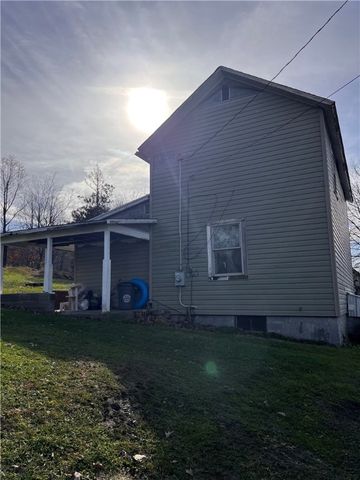 250 Mountain Rd, Georges Twp, PA 15401