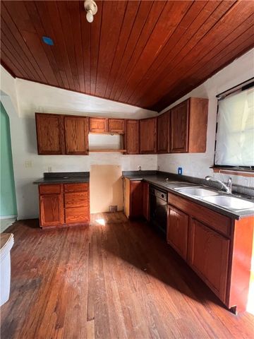 250 Mountain Rd, Georges Twp, PA 15401