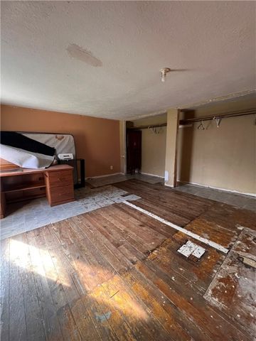 250 Mountain Rd, Georges Twp, PA 15401