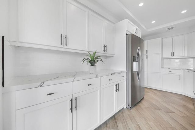 910 Island Drive 406, Rancho Mirage, CA 92270