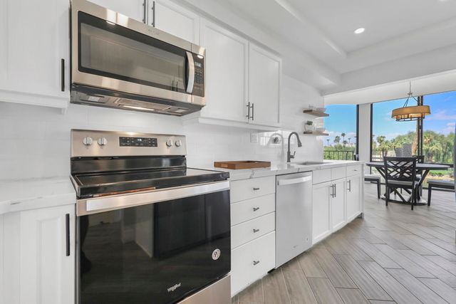 910 Island Drive 406, Rancho Mirage, CA 92270