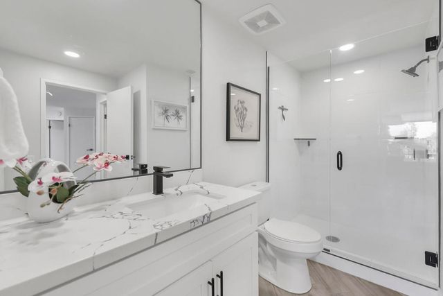 910 Island Drive 406, Rancho Mirage, CA 92270