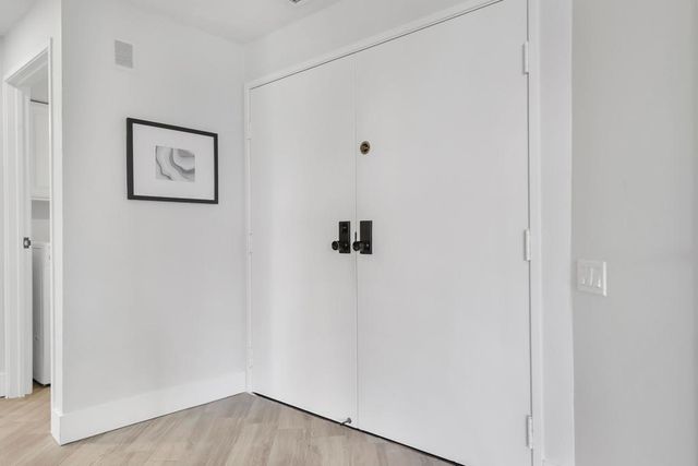 910 Island Drive 406, Rancho Mirage, CA 92270