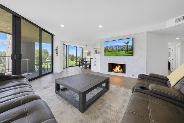 910 Island Drive 406, Rancho Mirage, CA 92270