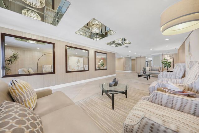 910 Island Drive 406, Rancho Mirage, CA 92270