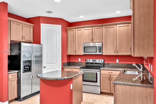 10865 NW 72nd Pl, Parkland, FL 33076