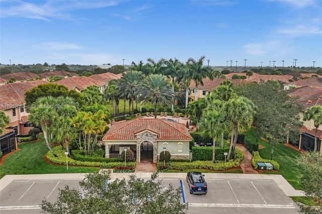 10865 NW 72nd Pl, Parkland, FL 33076