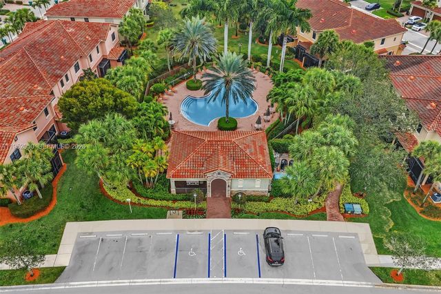 10865 NW 72nd Pl, Parkland, FL 33076