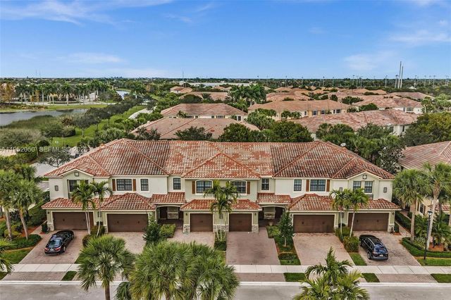 10865 NW 72nd Pl, Parkland, FL 33076