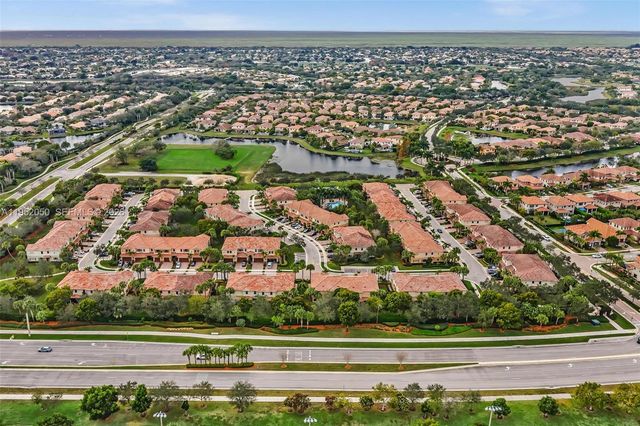 10865 NW 72nd Pl, Parkland, FL 33076