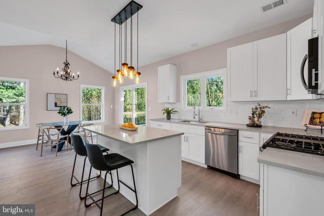 23 ARNOLD LN, Robbinsville, NJ 08691