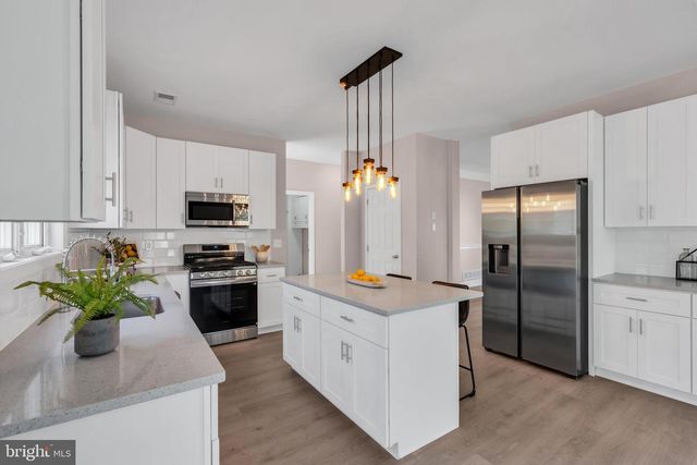 23 ARNOLD LN, Robbinsville, NJ 08691